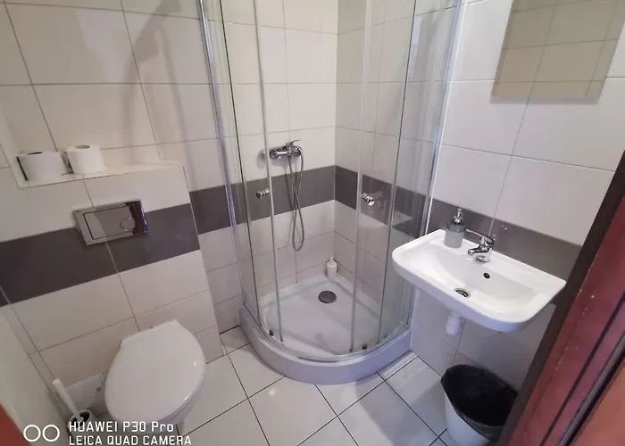 Sleep&fly Vandrarhem *